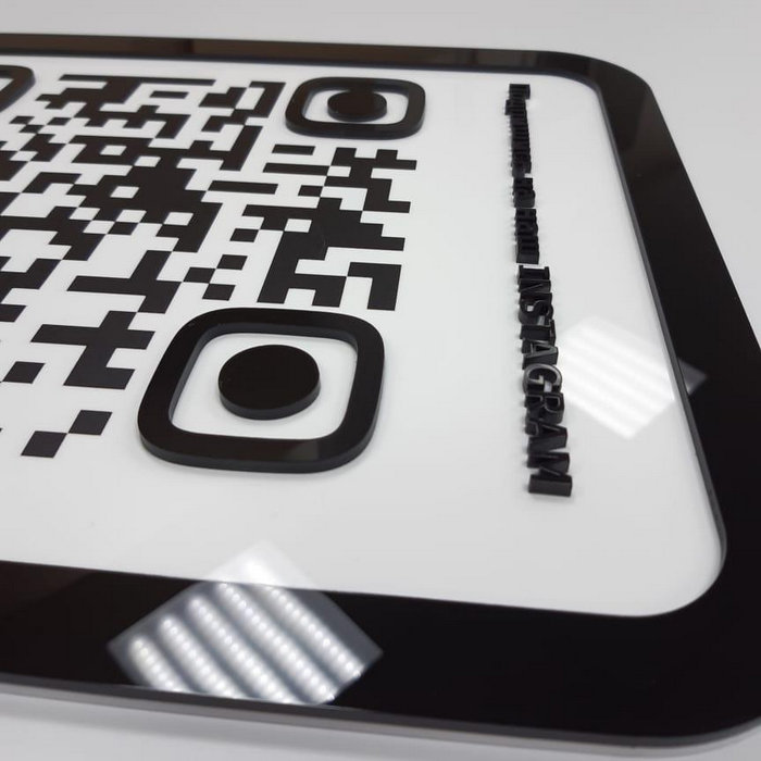 Вывеска с QR кодом